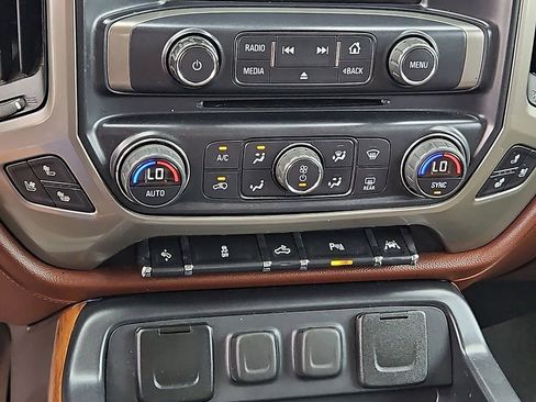 Used 2017 Chevrolet Silverado 1500 High Country image 28