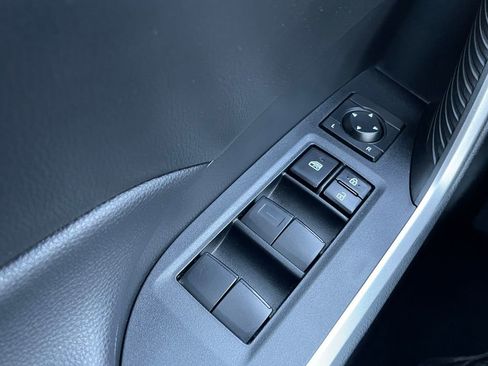 Used 2021 Toyota RAV4 XLE w/ Convenience Package image 30