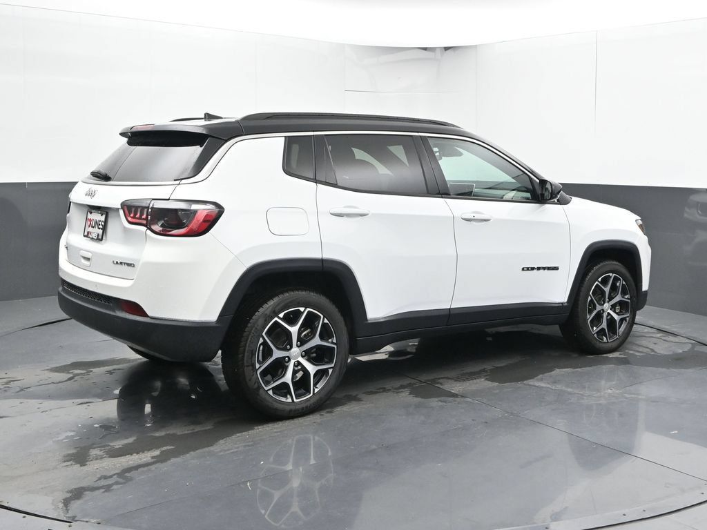 Used 2024 Jeep Compass Limited AWD/4WD image 3
