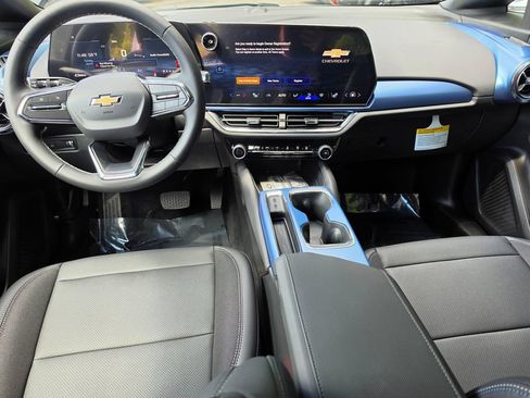 New 2026 Chevrolet Equinox EV LT AWD/4WD image 18