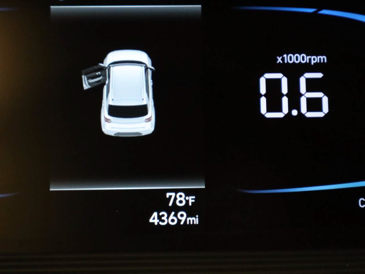 Used 2026 Hyundai Venue SEL FWD image 9
