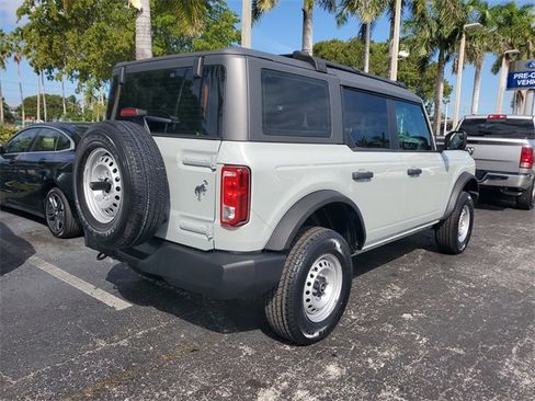 Used 2022 Ford Bronco 4-Door image 3