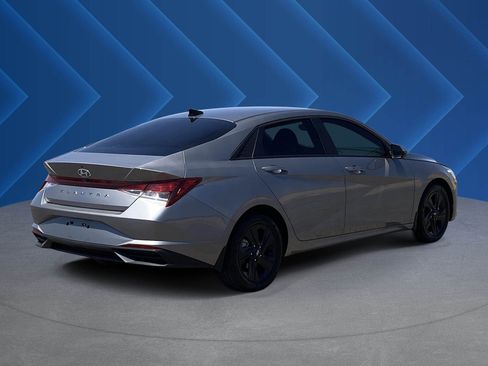 Certified 2023 Hyundai Elantra SEL FWD image 3