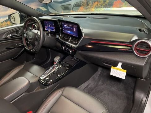 Used 2024 Chevrolet Trax RS w/ Sunroof Package image 62