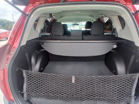 Used 2014 Toyota RAV4 LE FWD image 6