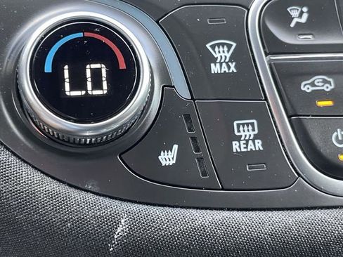 Used 2025 Chevrolet Malibu LT FWD image 24