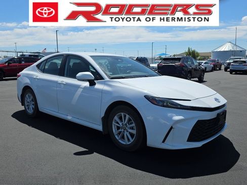 Used 2025 Toyota Camry LE AWD/4WD image 1