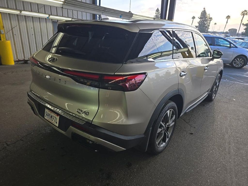 Used 2023 INFINITI QX60 Luxe w/ Cargo Package FWD image 2