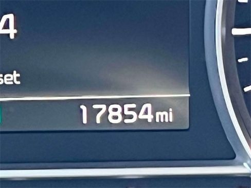 Used 2022 Kia Sorento S image 30