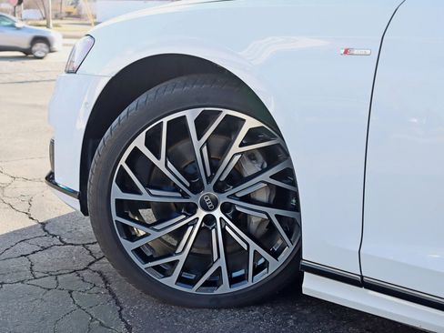 Used 2021 Audi A8 L 3.0T w/ Luxury Package image 14