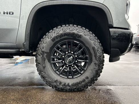 New 2026 Chevrolet Silverado 2500 ZR2 w/ LPO, Dark Essentials Package image 11