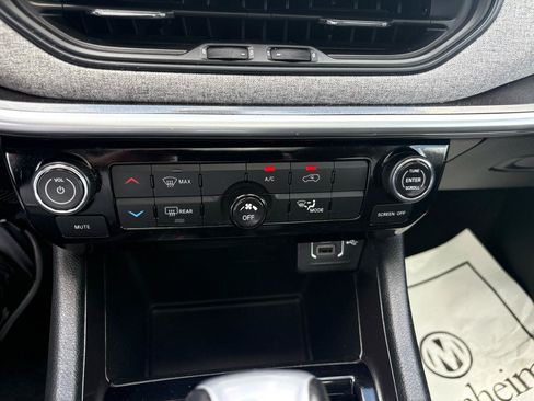 Used 2022 Jeep Compass Latitude w/ Sun and Sound Group AWD/4WD image 27