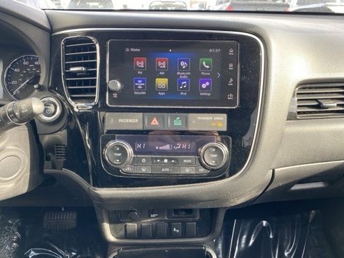Used 2018 Mitsubishi Outlander GT image 26