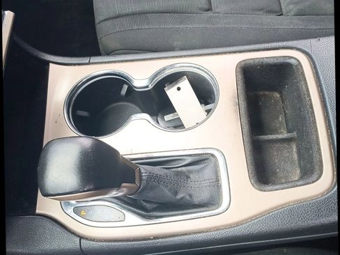 Used 2017 Jeep Grand Cherokee Laredo image 22