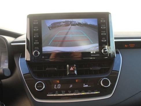 Used 2021 Toyota Corolla LE image 21