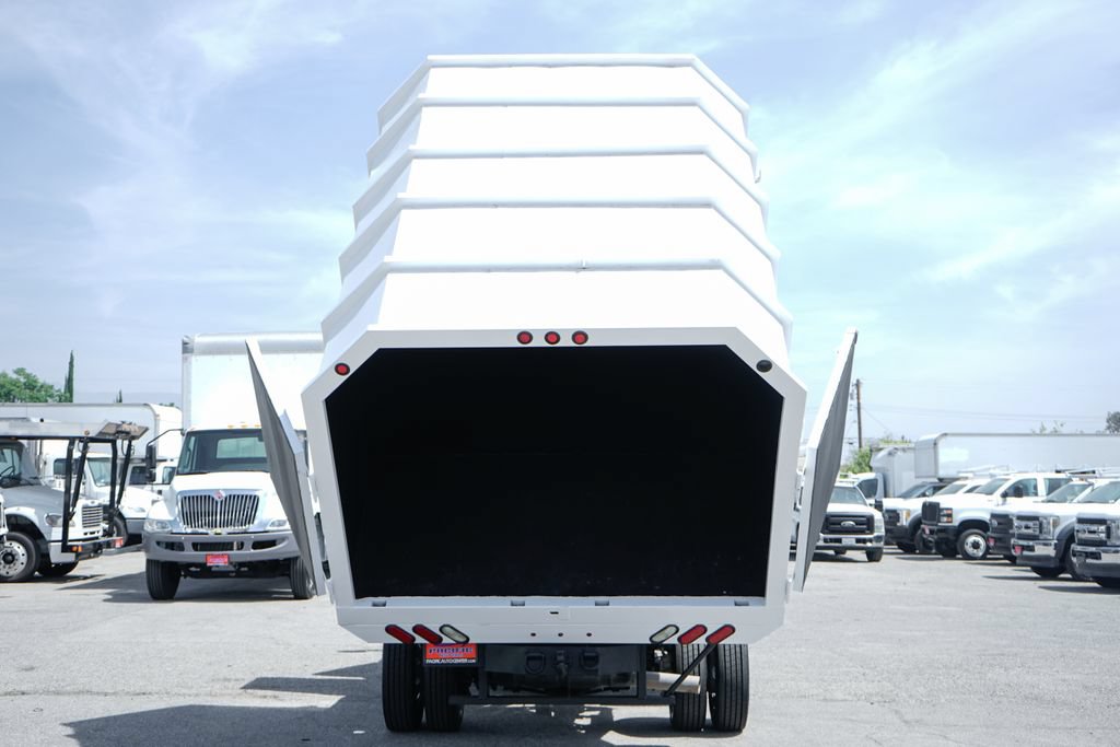 Used 2022 RAM 5500 Tradesman w/ Chrome Appearance Group AWD/4WD image 7
