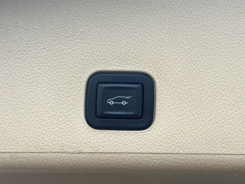 Used 2014 Cadillac SRX Luxury FWD image 15
