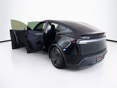 Used 2026 Tesla Model Y 2WD image 43