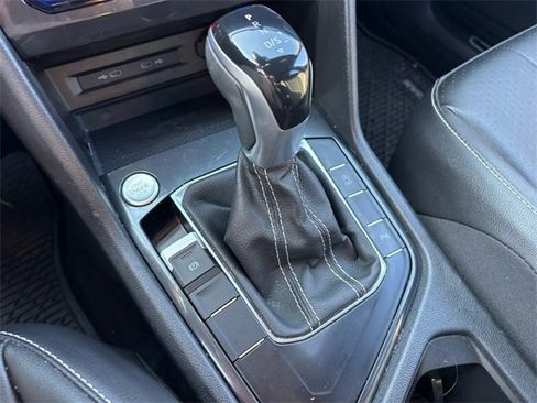 Used 2022 Volkswagen Tiguan SE R-Line image 27