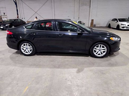 Used 2014 Ford Fusion SE FWD image 14