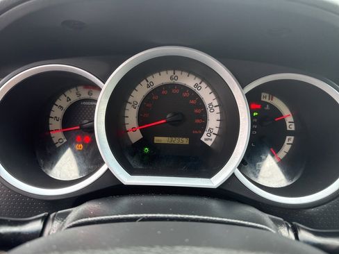 Used 2015 Toyota Tacoma PreRunner image 25