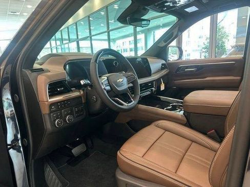 New 2026 Chevrolet Suburban High Country AWD/4WD image 33
