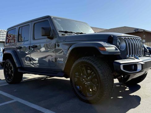 Used 2022 Jeep Wrangler Unlimited Sahara w/ Cold Weather Group AWD/4WD image 4