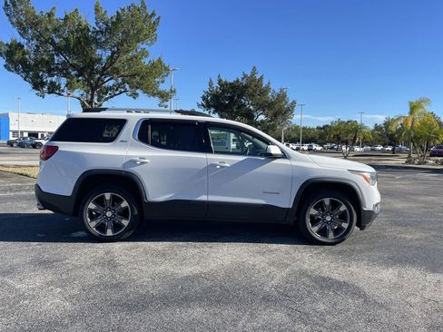 Used 2017 GMC Acadia SLT image 3
