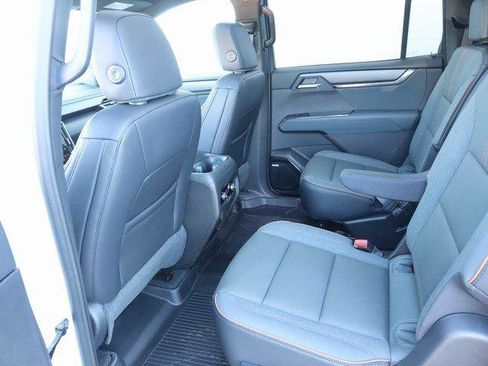 New 2026 GMC Acadia AT4 w/ Luxury Package image 13