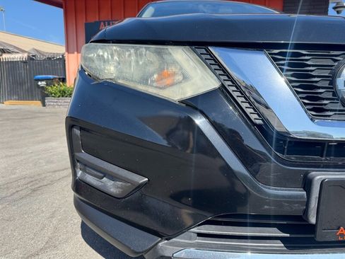Used 2020 Nissan Rogue S FWD image 3