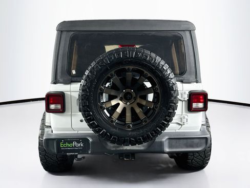 Used 2018 Jeep Wrangler Unlimited Sport S AWD/4WD image 7