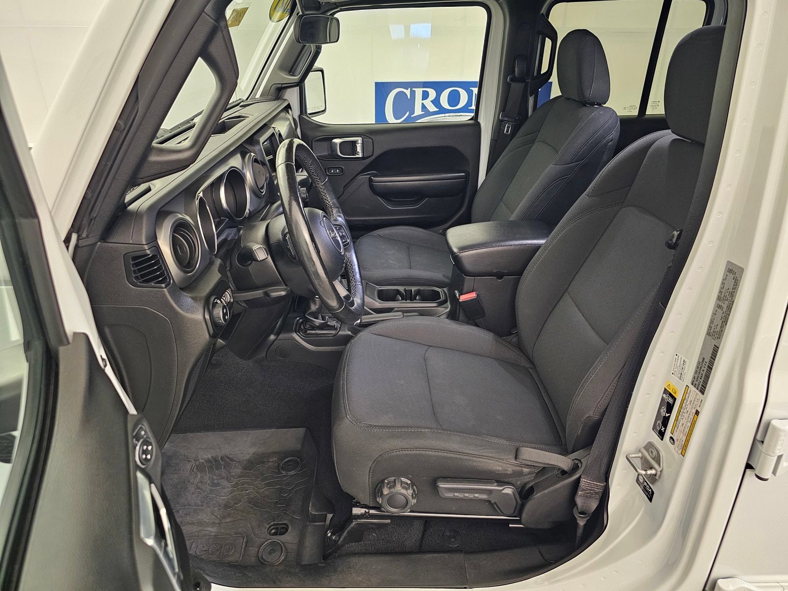 Used 2021 Jeep Gladiator Overland AWD/4WD image 4