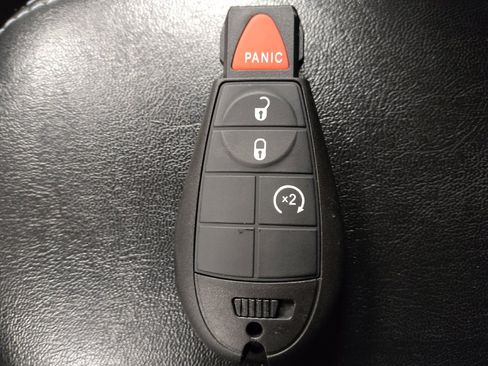 Used 2020 Jeep Cherokee Latitude FWD image 32