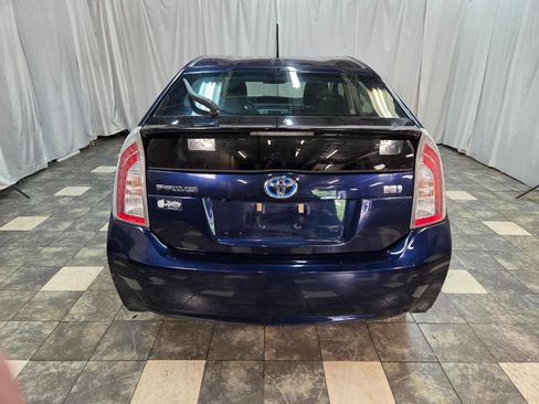 Used 2015 Toyota Prius Five w/ Advanced Technology Package FWD image 4