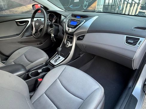 Used 2012 Hyundai Elantra GLS FWD image 5