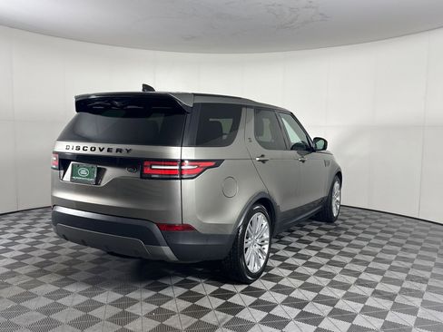 Used 2017 Land Rover Discovery First Edition AWD/4WD image 10