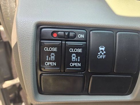 Used 2017 Honda Odyssey EX image 10