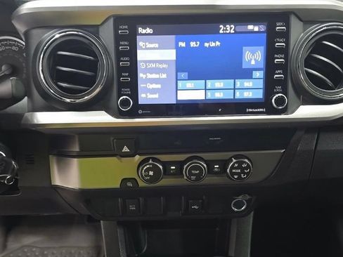 Used 2022 Toyota Tacoma SR5 RWD image 6