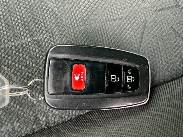 Used 2024 Toyota RAV4 XLE FWD image 24