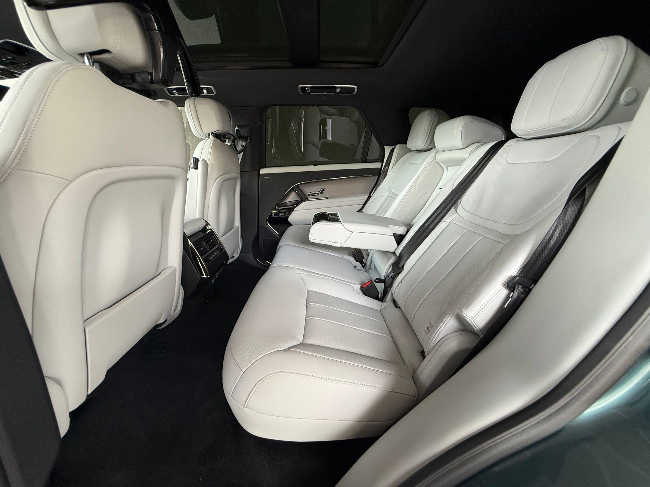 New 2026 Land Rover Range Rover Sport SE AWD/4WD image 28