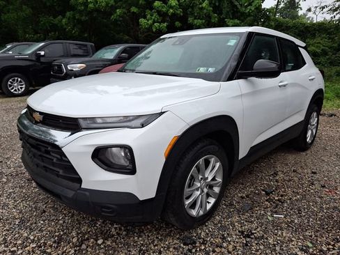 Used 2023 Chevrolet TrailBlazer LS FWD image 3