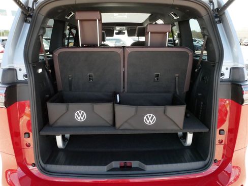 Certified 2025 Volkswagen ID. Buzz Pro S Plus AWD/4WD image 18