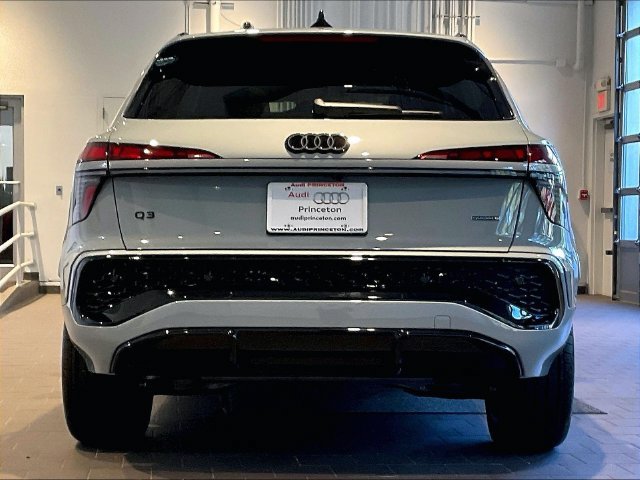 New 2026 Audi Q3 quattro 2.0T AWD/4WD image 3