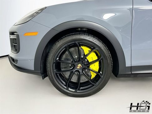 Used 2023 Porsche Cayenne Turbo GT AWD/4WD image 18