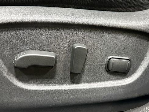 Used 2018 Nissan Rogue SV image 20