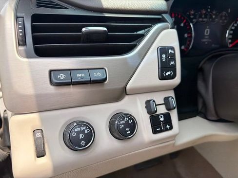 Used 2016 GMC Yukon XL Denali w/ Open Road Package AWD/4WD image 47