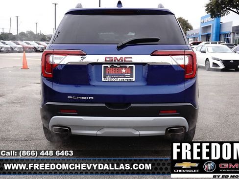 Certified 2023 GMC Acadia SLT w/ Preferred Package image 6