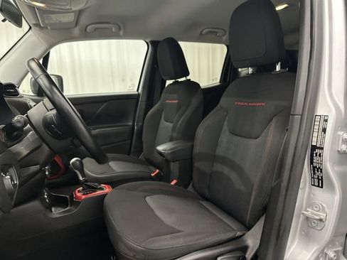 Used 2017 Jeep Renegade Trailhawk image 17