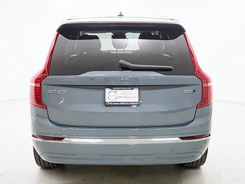 Used 2023 Volvo XC90 B5 Plus image 9