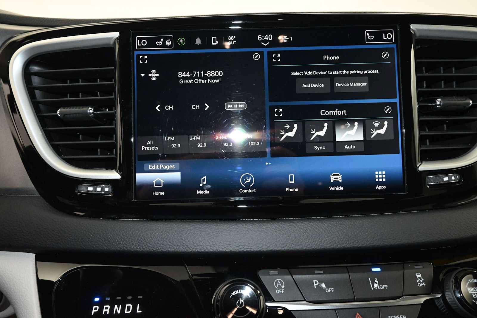Used 2023 Chrysler Pacifica Touring-L FWD image 20